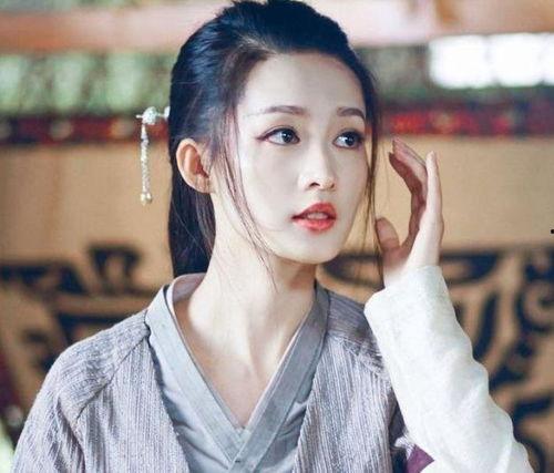 娱乐吃瓜李沁,娱乐圈的清新“吃瓜”达人  第3张